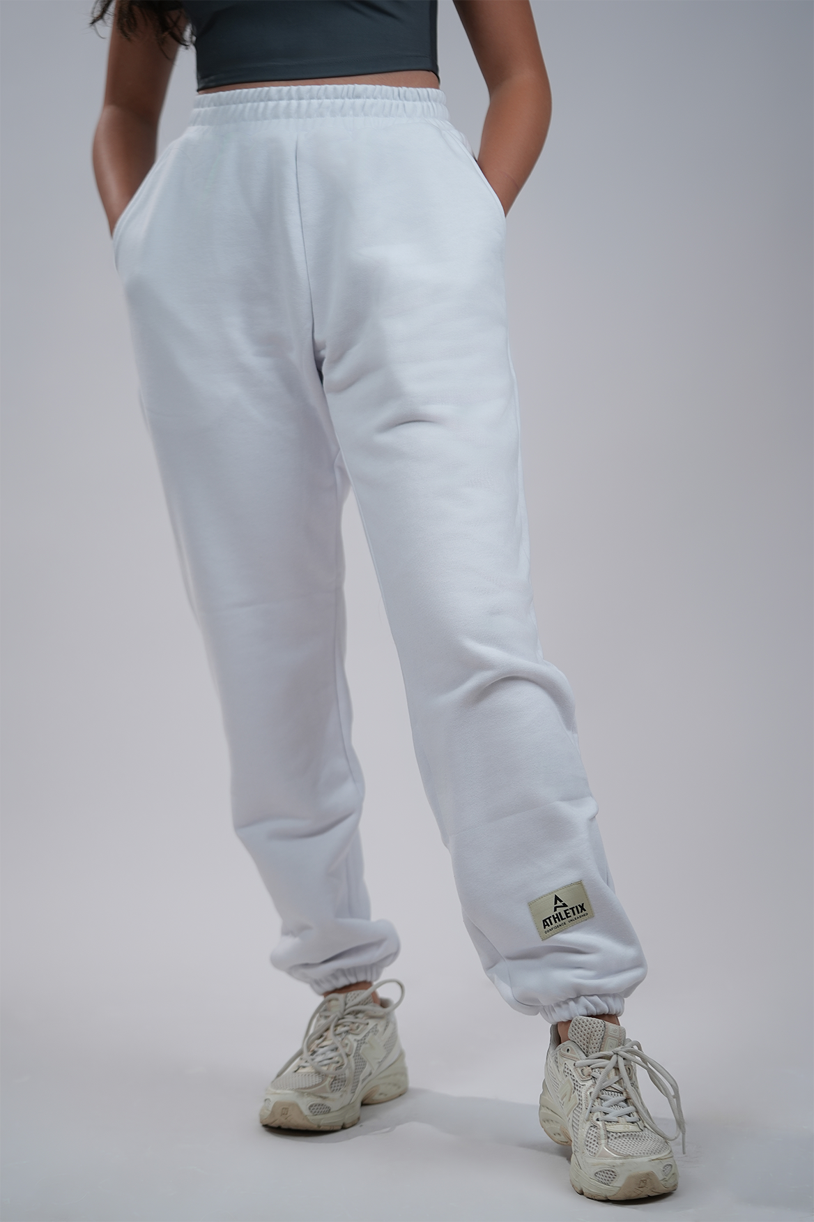 WHITE SWEATPANTS