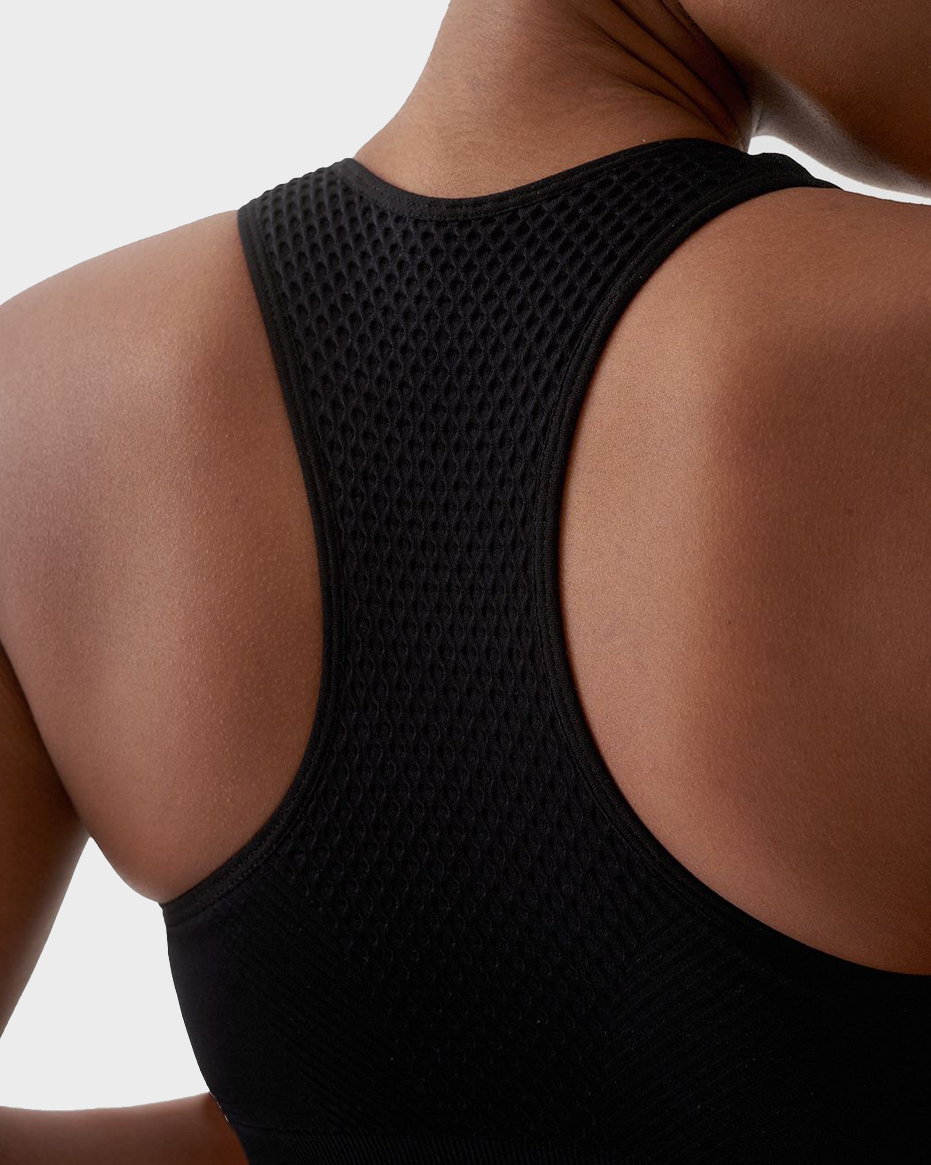 RHEA SEAMLESS SPORTS BRA BLACK