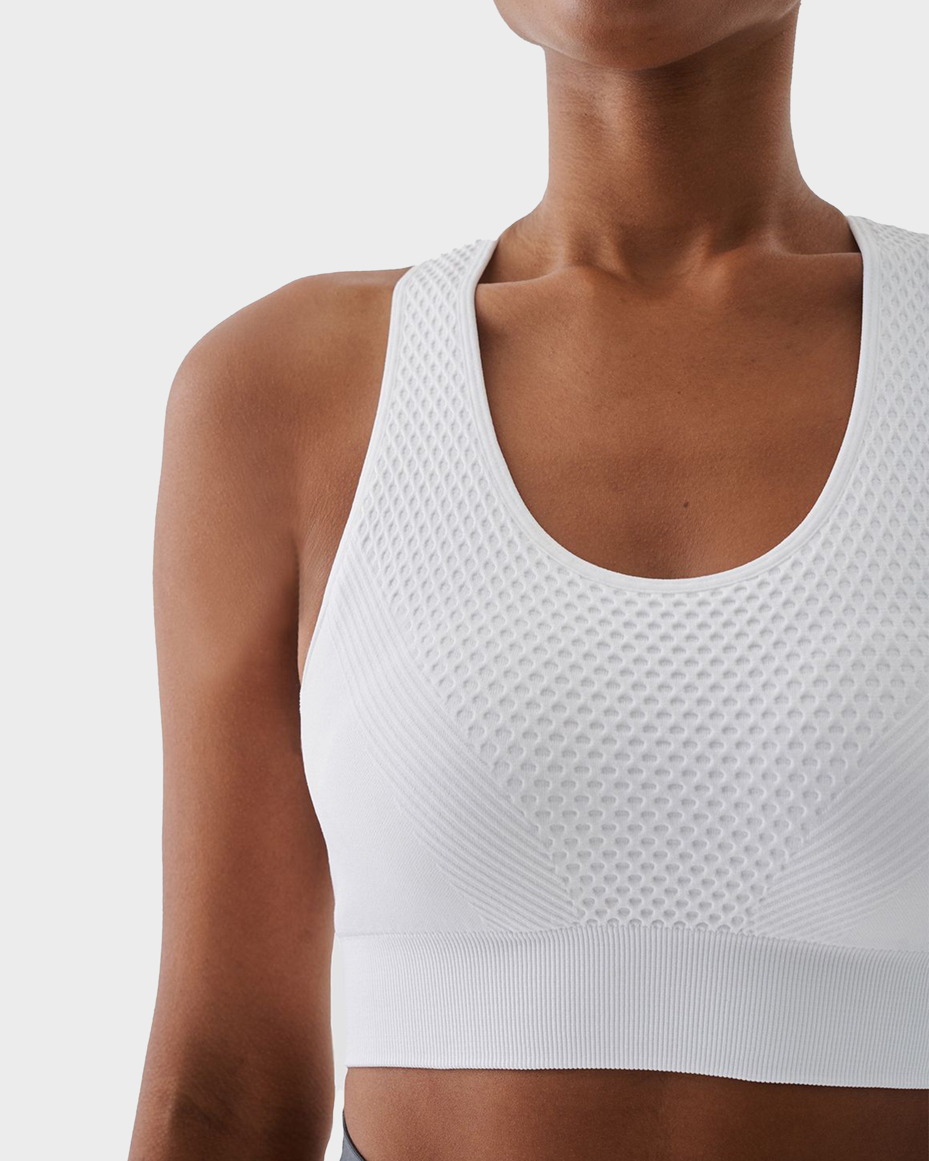 RHEA SEAMLESS SPORTS BRA WHITE