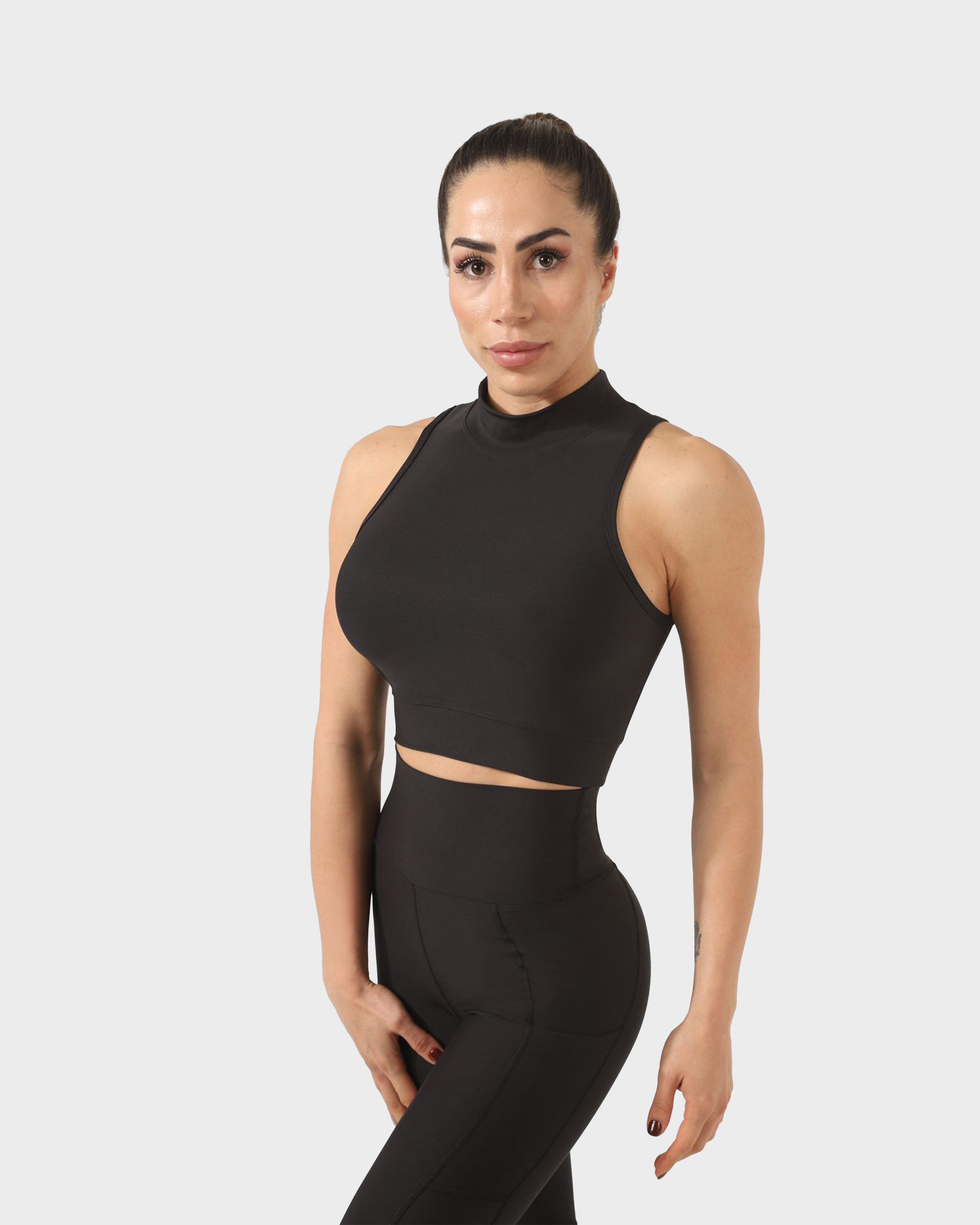 HIGH NECK SPORTS BRA BLACK