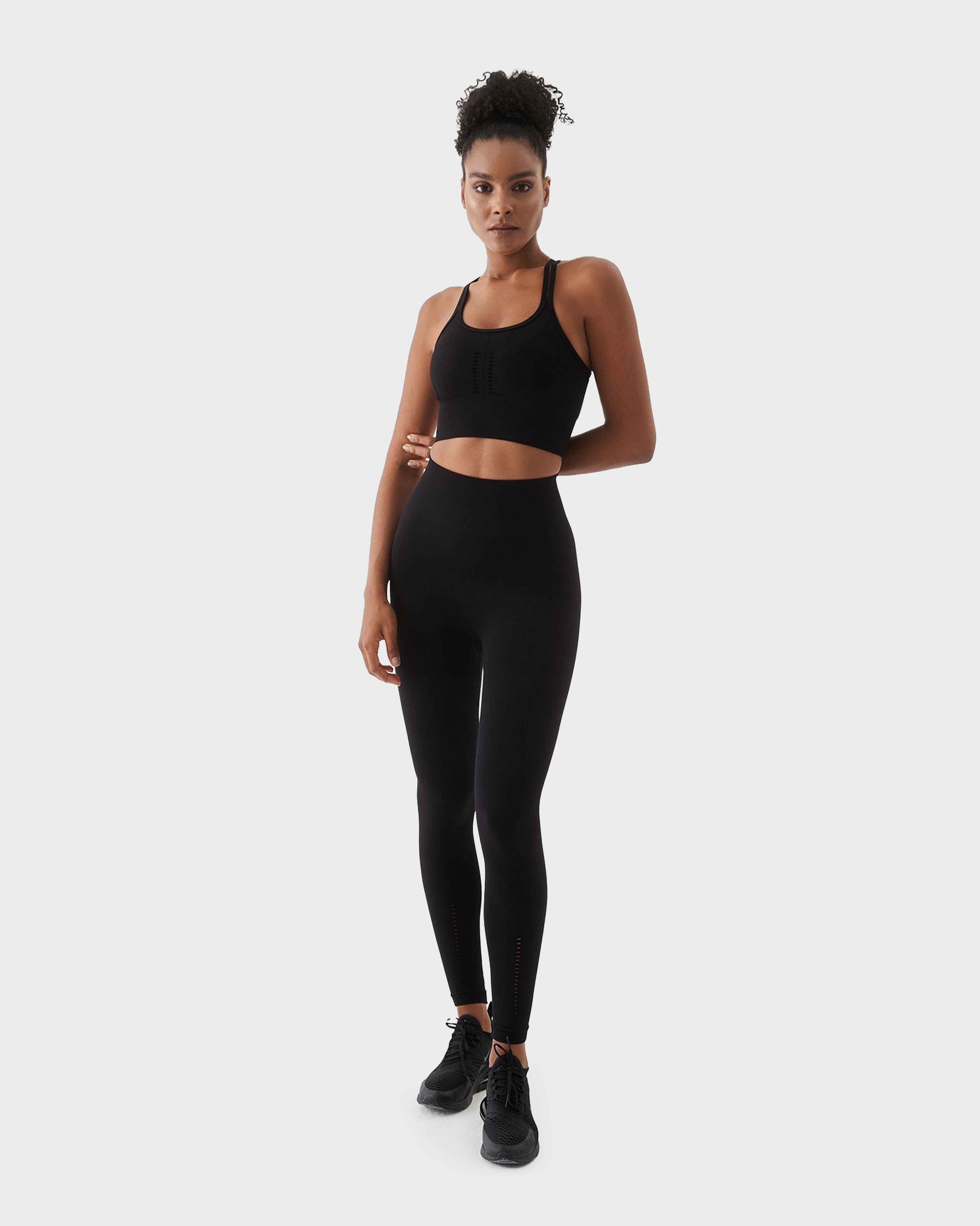 KATE SEAMLESS SPORTS BRA BLACK