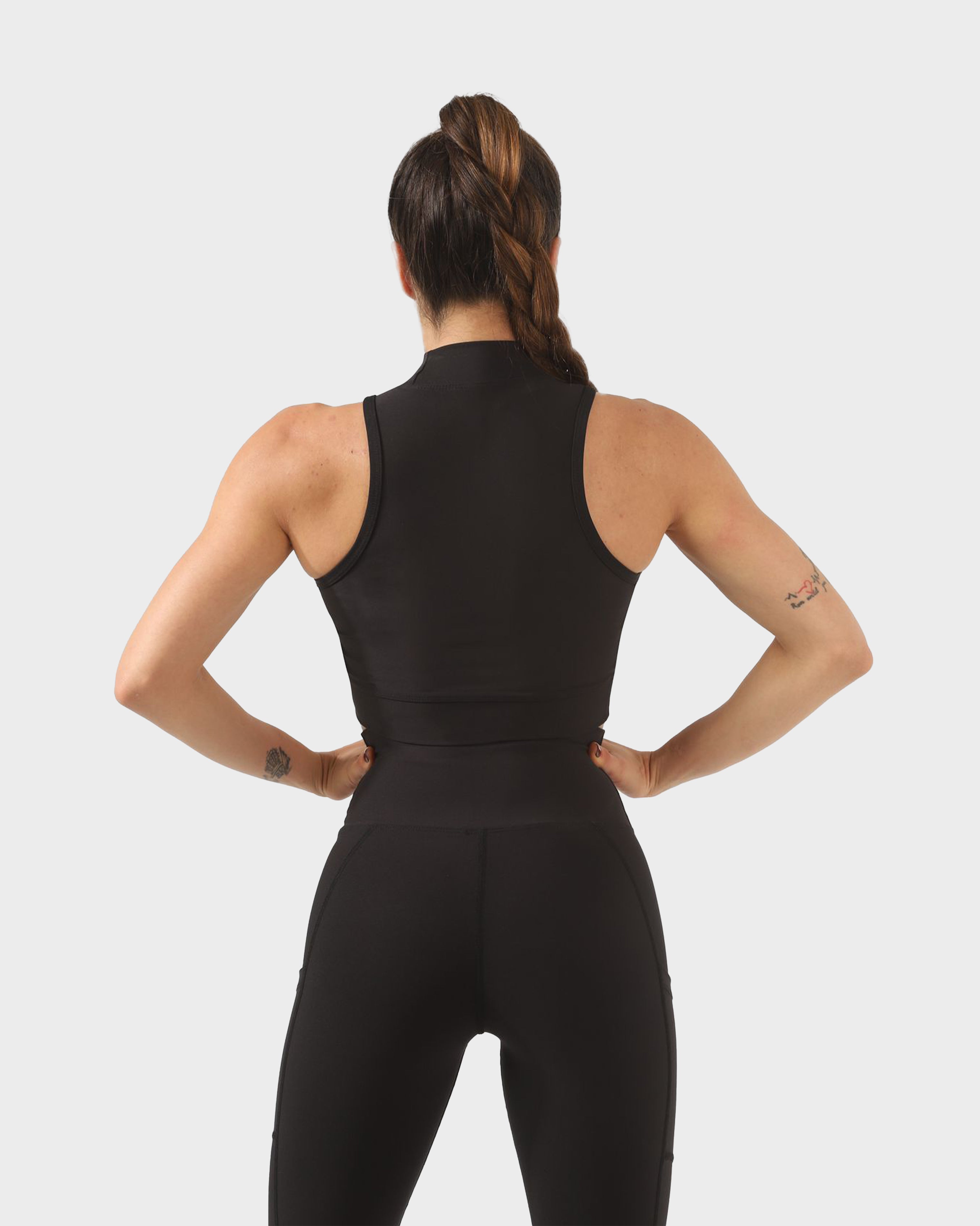 HIGH NECK SPORTS BRA BLACK