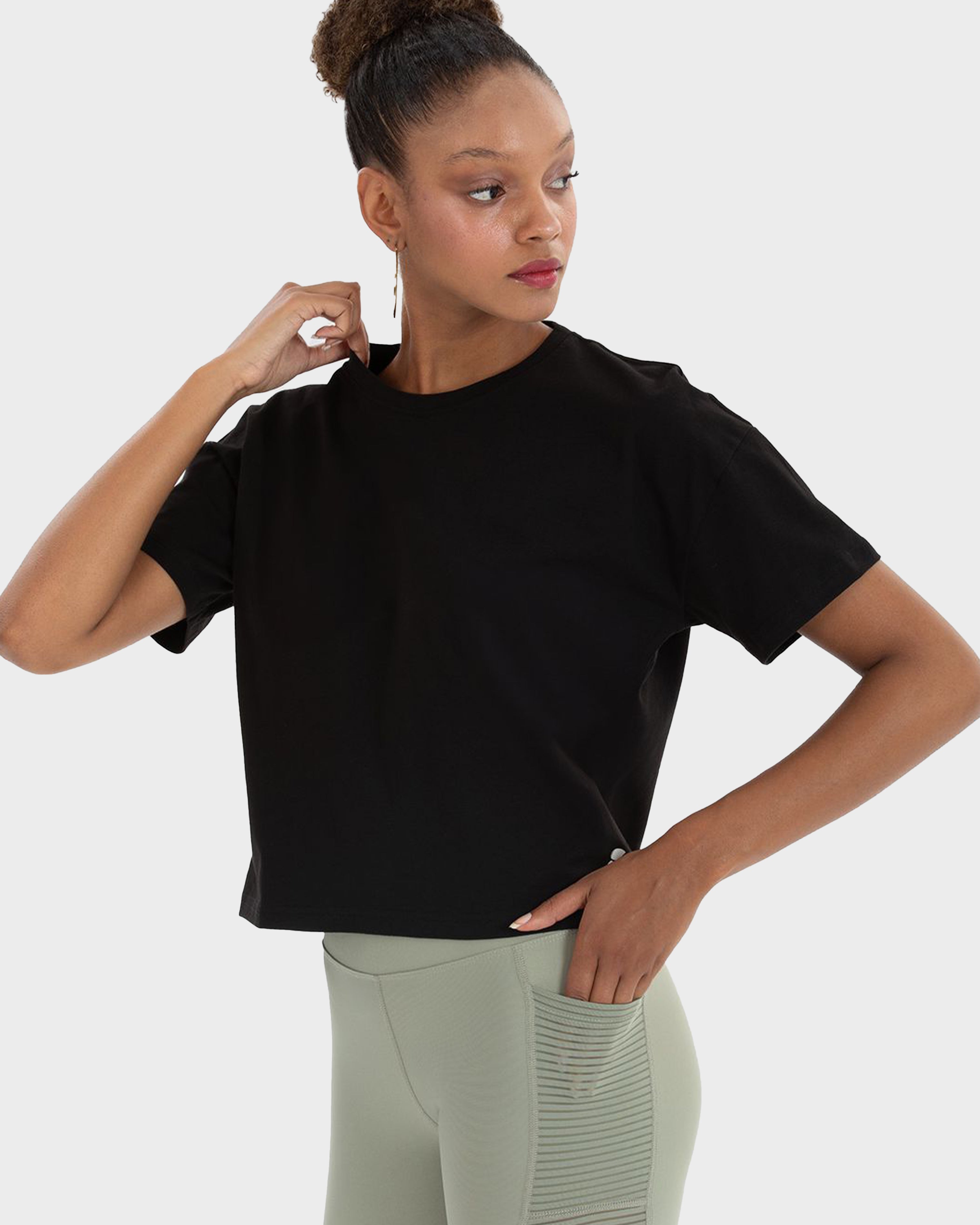 LILY WOMEN’S OVERSIZE CROP T-SHIRT BLACK