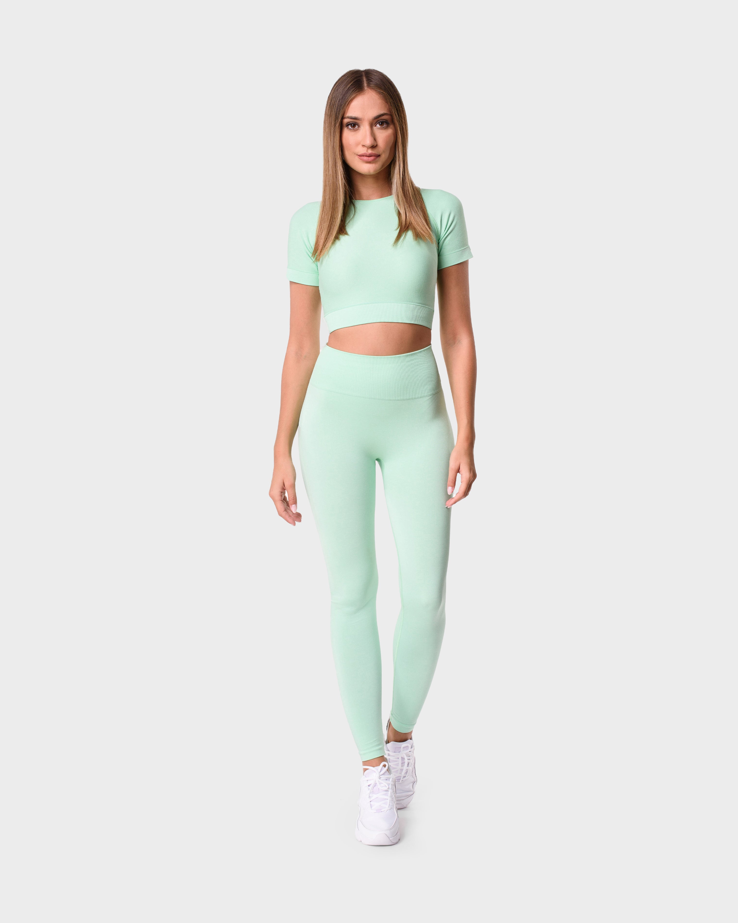 SEAMLESS SHORT SLEEVE SPORTS CROP TOP GREEN