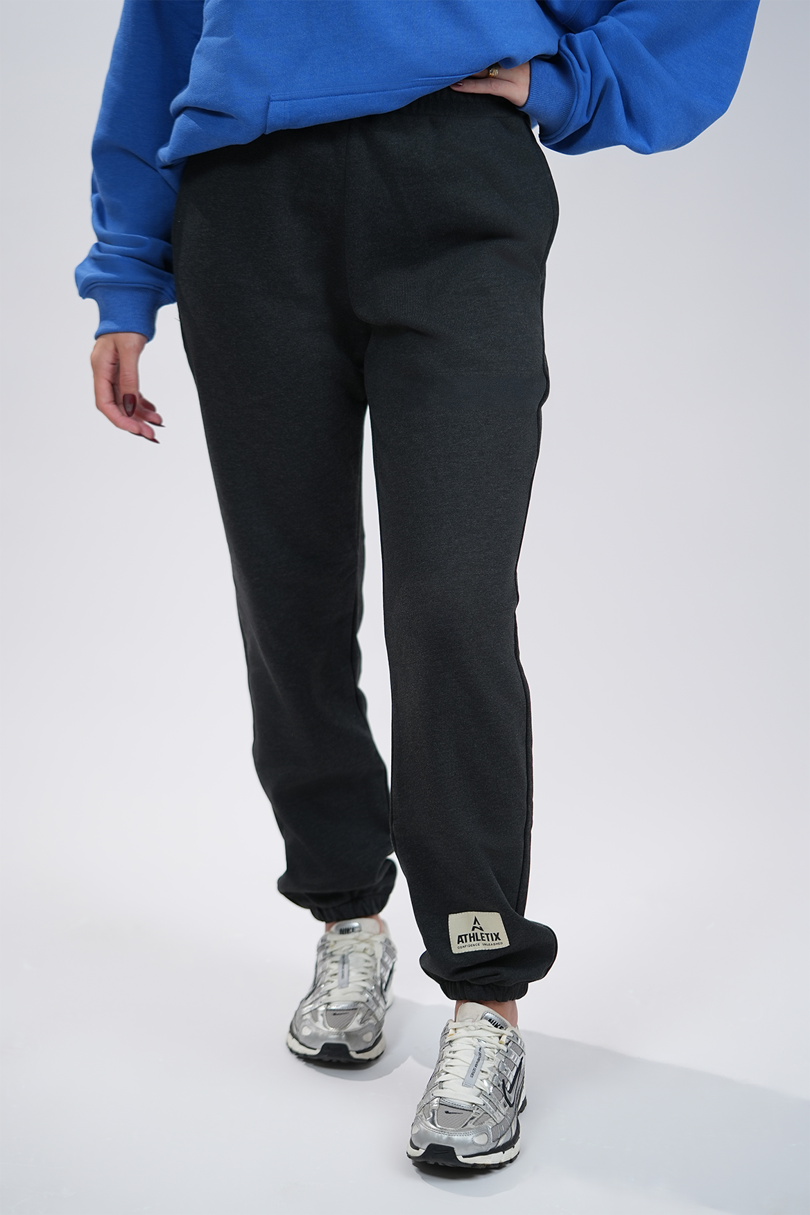 SMOKED GREY SWEATPANTS