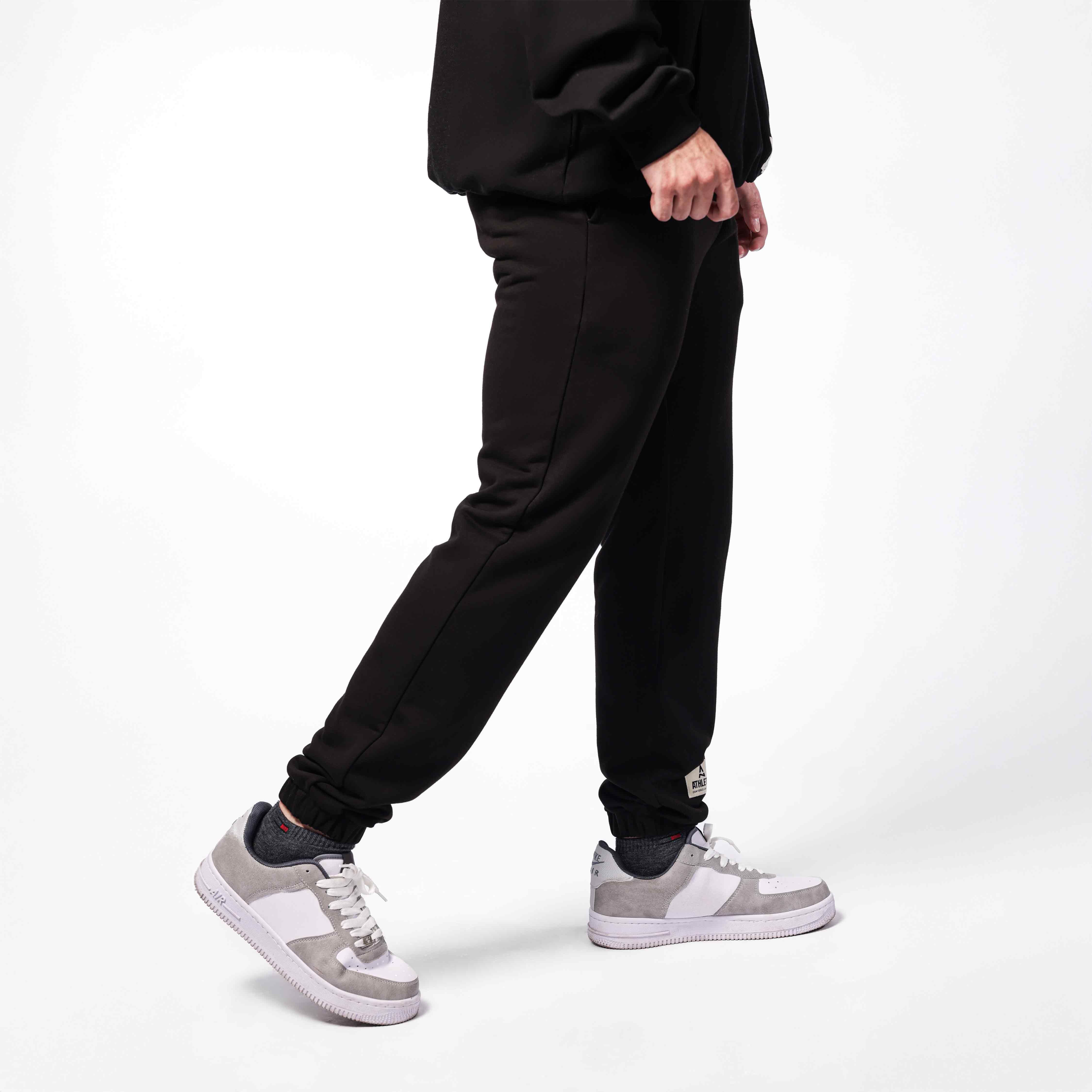 BLACK SWEATPANTS